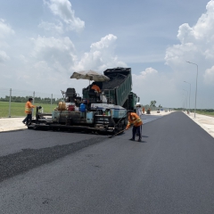 TRẢI THẢM NHỰA CÔNG TRÌNH XÍ NGHIỆP