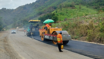 Trải thảm nhựa 001