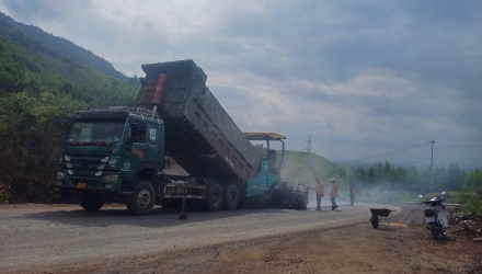 Trải thảm nhựa 001