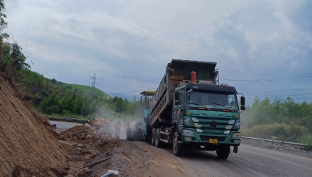 Trải thảm nhựa 001