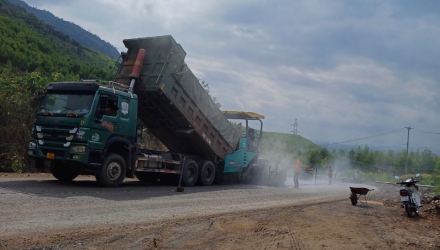 Trải thảm nhựa 001